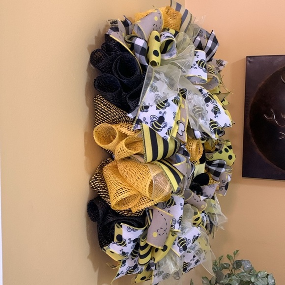 NWT Bumblebee Spring Wreath Handmade - Picture 6 of 6